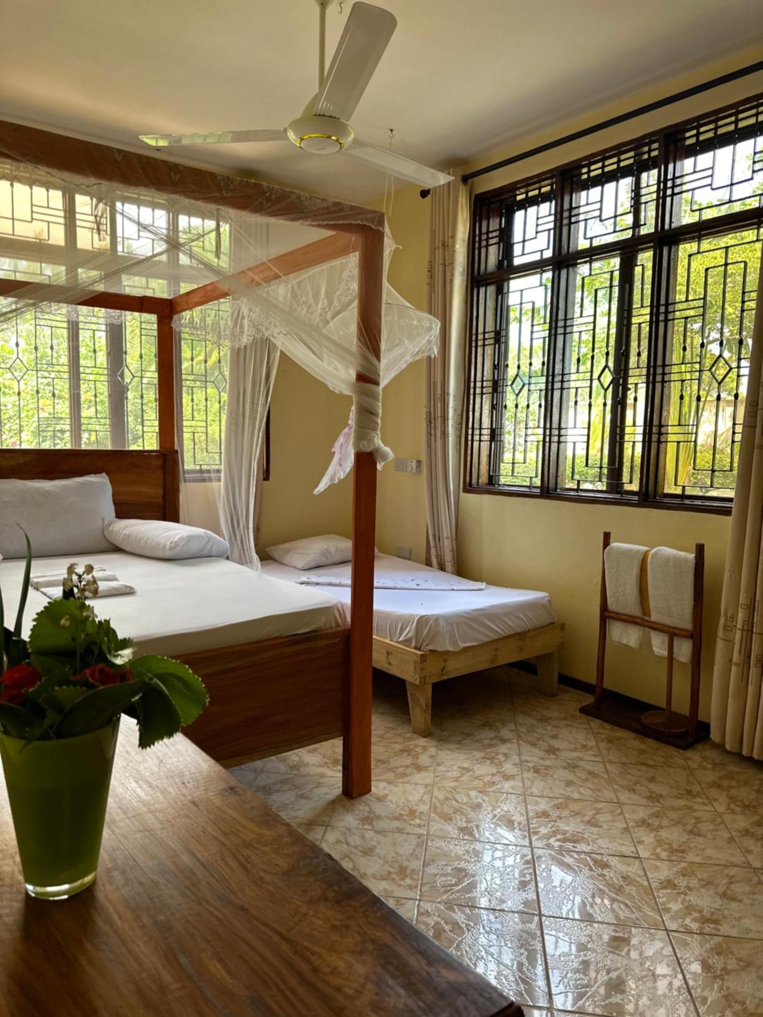 Mikoko Beach & Cottages Bagamoyo Luaran gambar